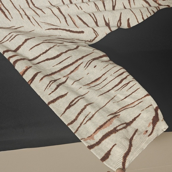 NWT Democracy Sweater - L - Picture 5 of 5